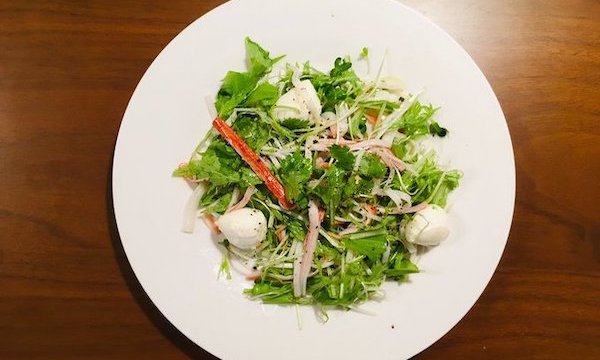 カニカマとパクチーのサラダ うたかたの日々