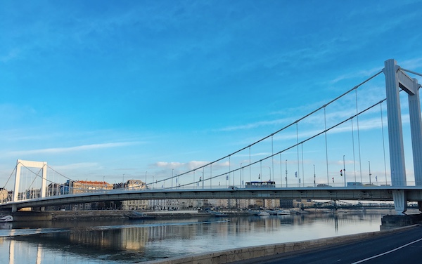 ドナウ川にかかる橋が美しい街・ハンガリー・ブダペスト 
