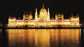世界一豪華なハンガリーの国会議事堂へ＠ブダペスト