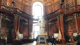 ブダペストからウィーンへ週末旅行その5〜世界一美しい図書館へ〜