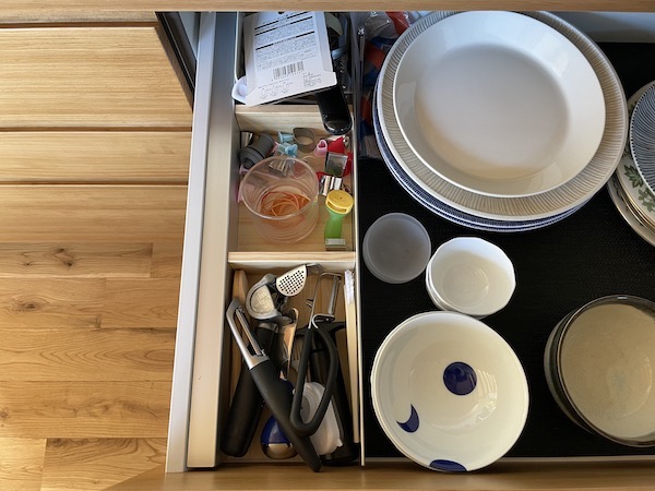 ウッドワン（Wood one）スイージー（SU:IJI）のカップボード収納