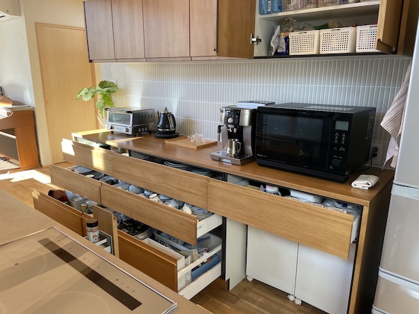ウッドワン（Wood one）スイージー（SU:IJI）のカップボード収納